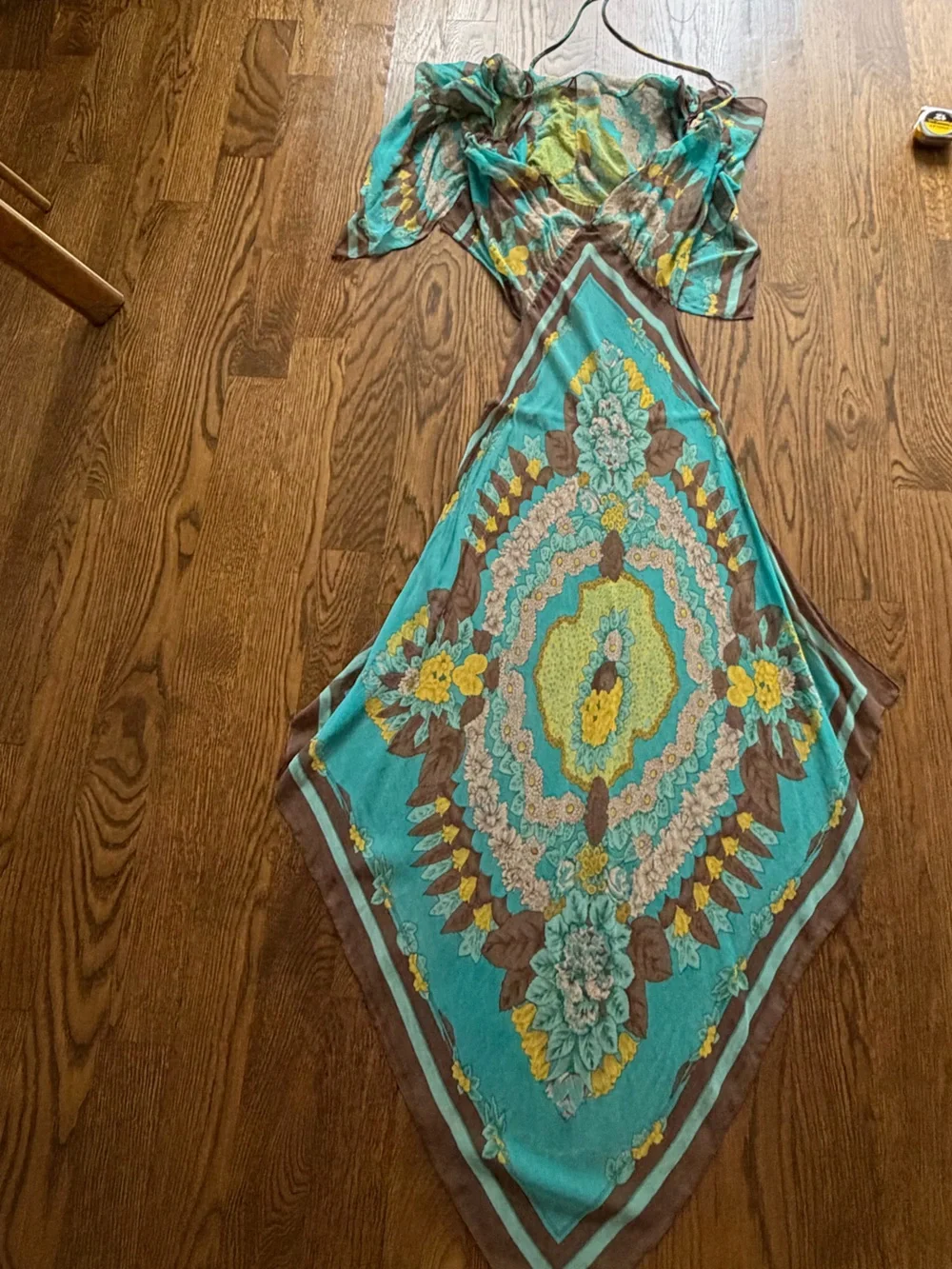 VINTAGE BCBGMAXAZRIA Y2K Boho Two-Piece Silk Scarf Dress & Matching Cape/Overlay